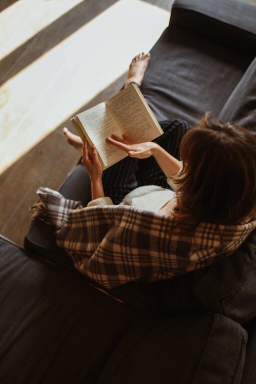 How to Create a Cozy Reading Corner at Home