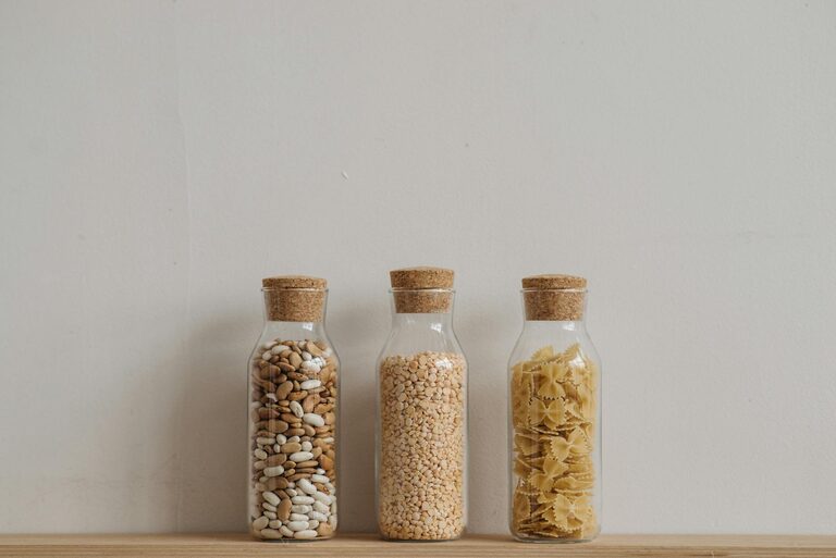 How to Keep a Tidy Fridge and Pantry: Easy Tips for Organized Spaces